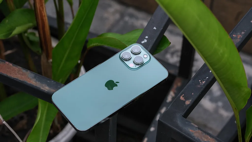 Apple iPhone 14 Pro Max: A Comprehensive Review of Specs, Features, Price, and Camera