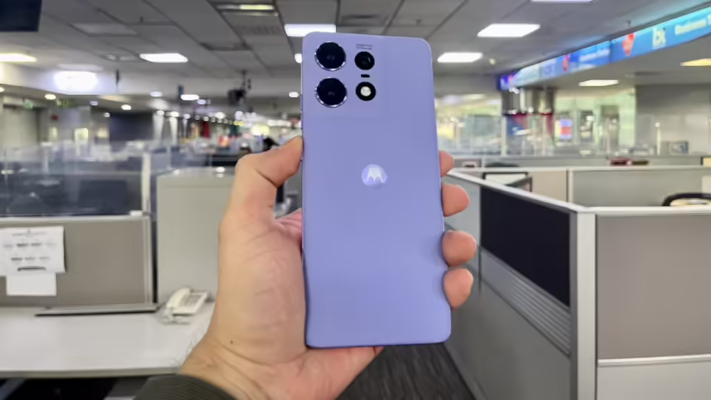 Motorola Edge 50 Pro 5G vs Edge 50 Fusion with Top Deals on Flipkart and Amazon