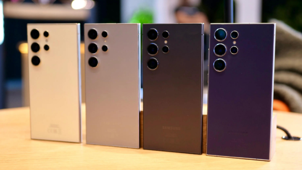 Samsung Galaxy S24 Ultra Larger 6.8-inch Dynamic AMOLED Display