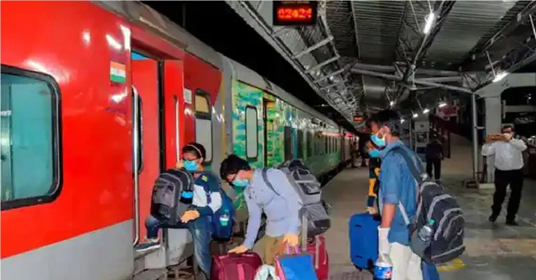 यात्रीगण कृपया ध्यान दें! अगस्त में ये ट्रेनें रहेंगी कैंसिल, परेशानी से बचने के लिए देखें लिस्ट