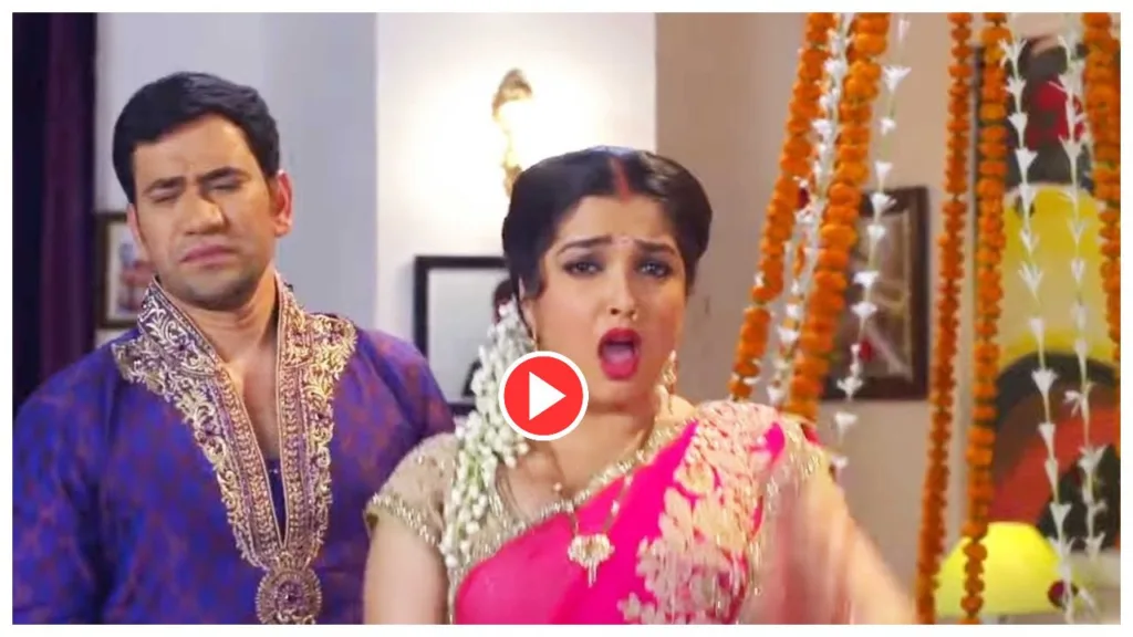 Bhojpuri Song: Nirahua Romances Two Actresses Kajal Raghwani & Amrapali,  ‘Jhumka Jhulaniya Diha’ Viral