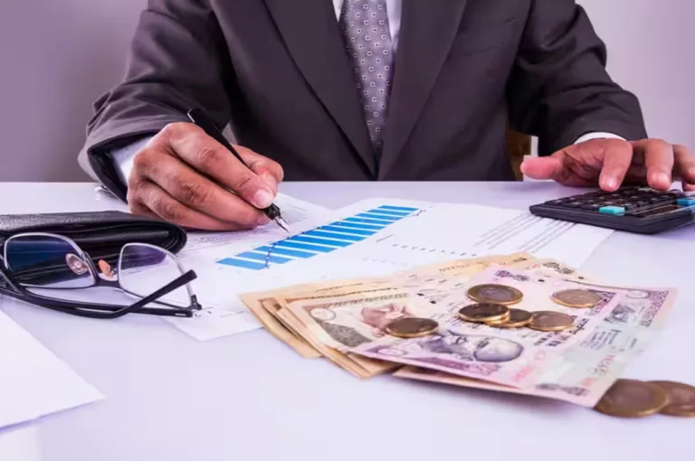 ग्राहकों की आ गई मौज! इतनी तक बढ़ गई FD पर ब्याज दरें, अब नए इंटरेस्ट रेट से होगी कमाई