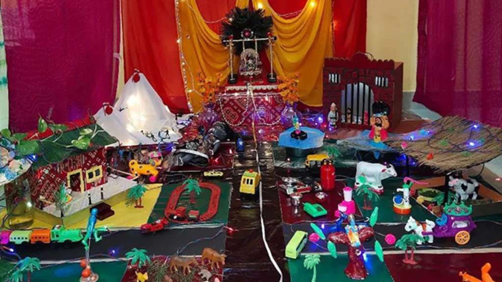 Janmashtami 2024: दिखाना चाहते हैं कृष्ण जी की बाल लीला, तो इस आसान तरह से सजाएं सुन्दर झखियां!