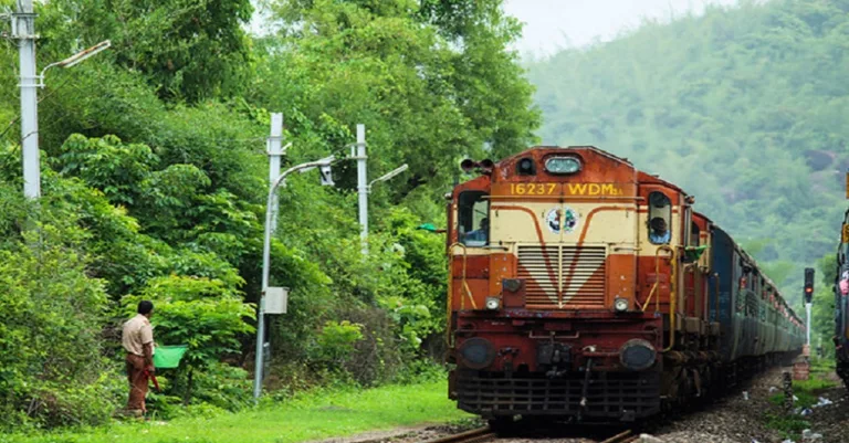 IRCTC is not working? Try these apps for confirm ticket and travel smoothly 