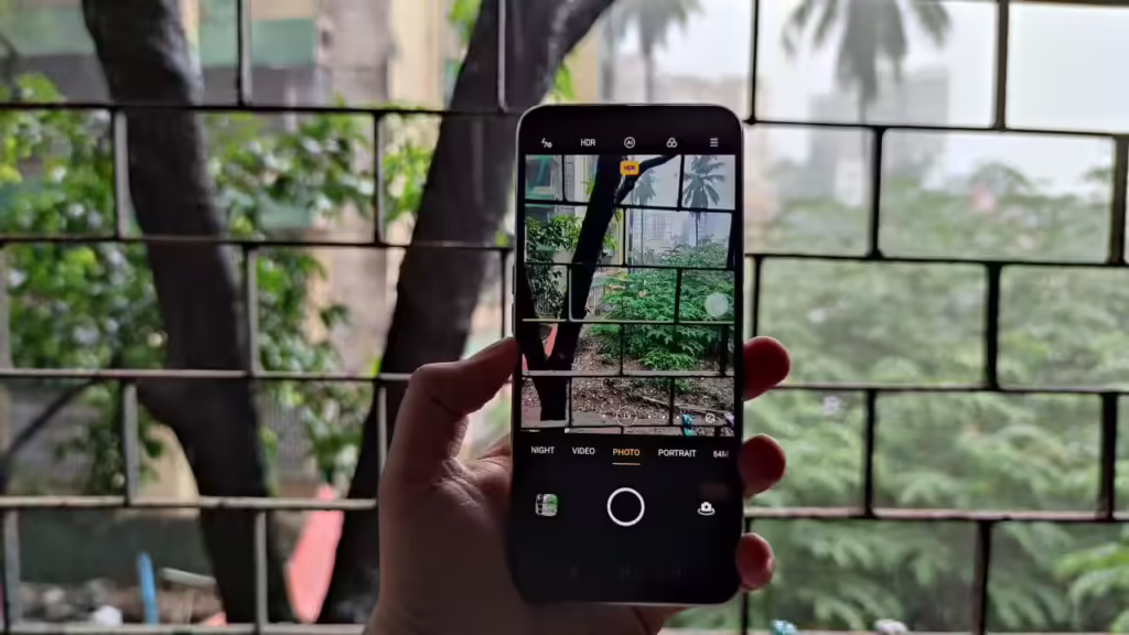 Best budget smartphones with good cameras and under 20,000 Rs