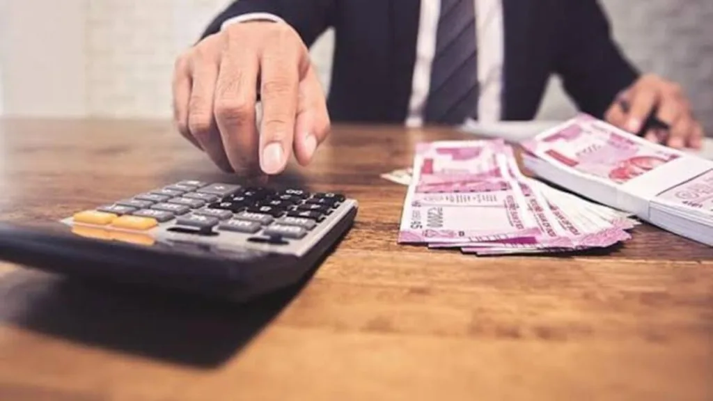 Business Idea: These Winter Essentials Are a Sure Hit with Men and Women – Earn Lakhs of Rupees Selling from Home