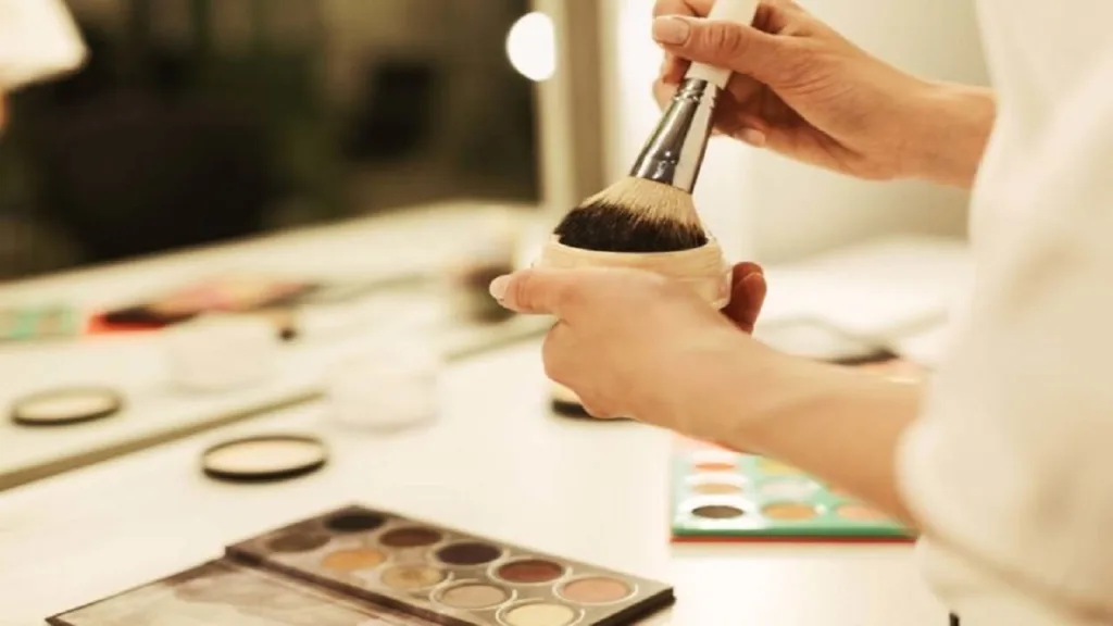 Get the Perfect Look: The Ultimate Makeup Tips to Copy