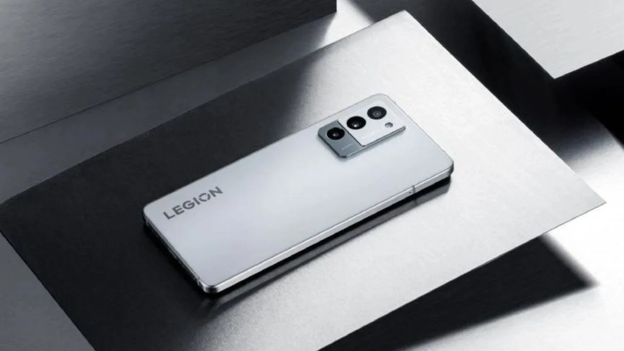 Lenovo Legion Y70 Smartphone