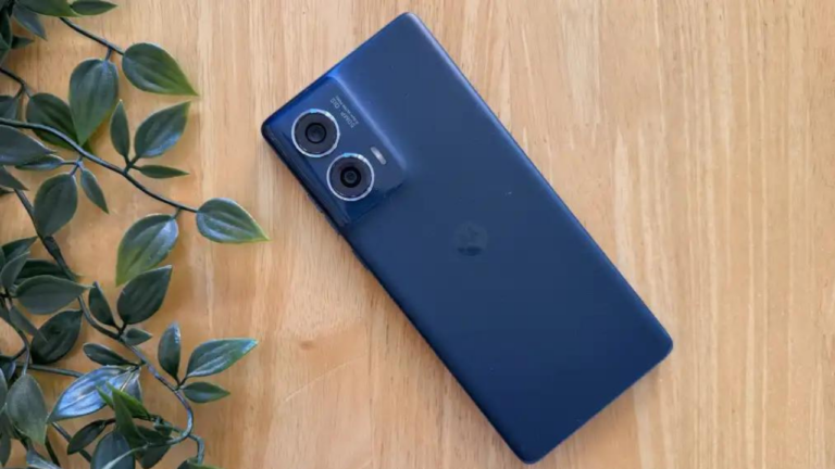 Motorola Edge 50 Fusion smartphone that offers excellent performance and camera capabilities