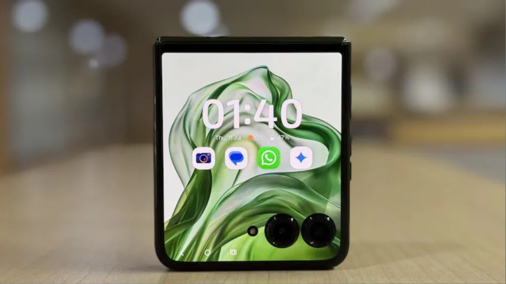 Motorola Razr 50 Ultra Device With Compact Design and Cutting-edge Technology