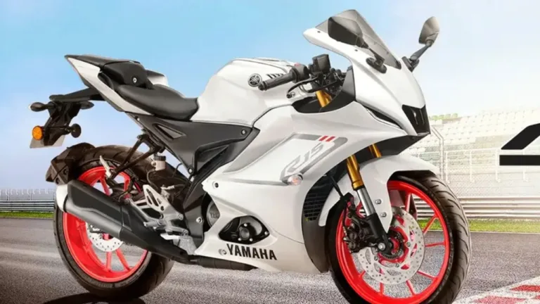 Yamaha R15: A Powerful Sports Bike for the New Year at ₹1.5 Lakh, Book Now