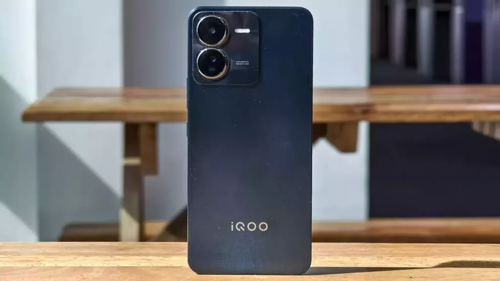 iQOO Z9 Display, Camera, and Battery Features in budget