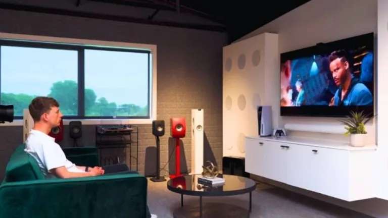 Best 43-Inch Smart TV At 60% Off From Amazon, Grab This Deal