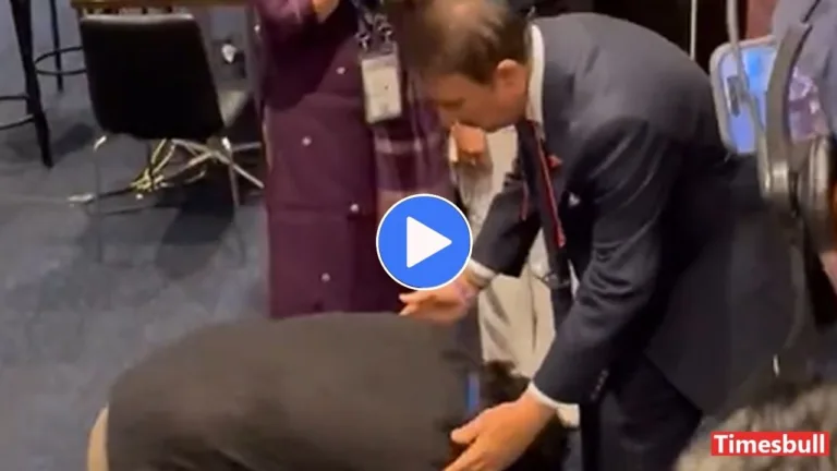 IND vs AUS: Nitish Reddy’s Father Moved to Tears as He Touches Sunil Gavaskar’s Feet – Watch Emotional Video
