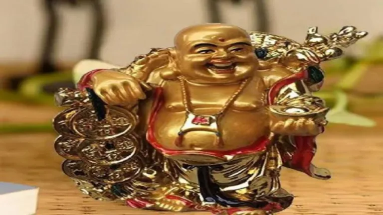 Home Vastu Tips: If you keep Laughing Buddha in your house then you must know this, your financial situation will strong