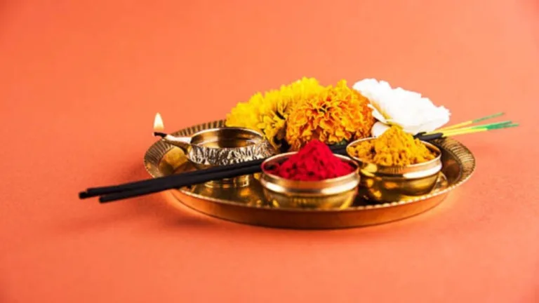 Vastu Tips: Do not make this mistake in your place of worship, otherwise you will become poor!