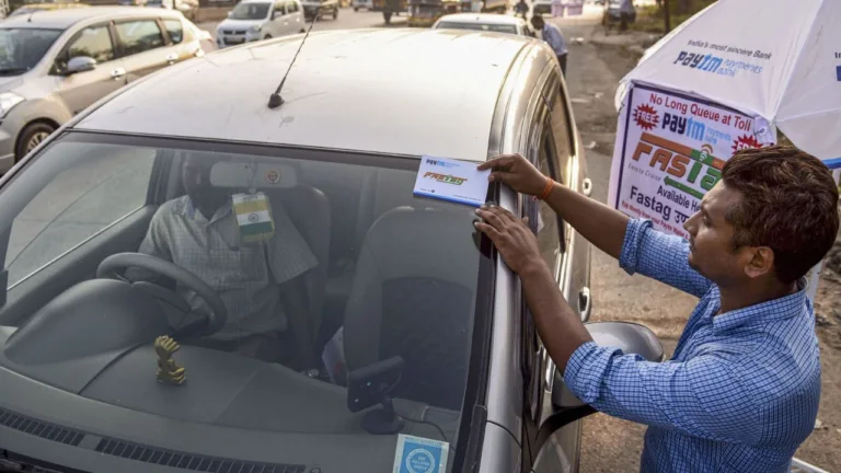 If you drive without a seat belt, the challan will be deducted from FASTag!