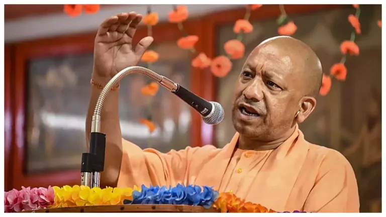 Yogi Adityanath Transfers 21 IAS Officers dm of 14 districts in Late Night Reshuffle